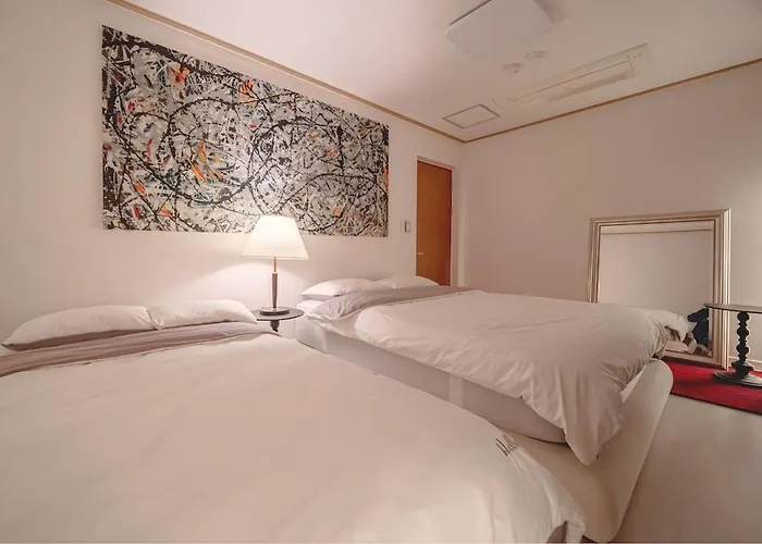 Luxury Penthouse With Private Gym, Steps To Metro 아파트 *