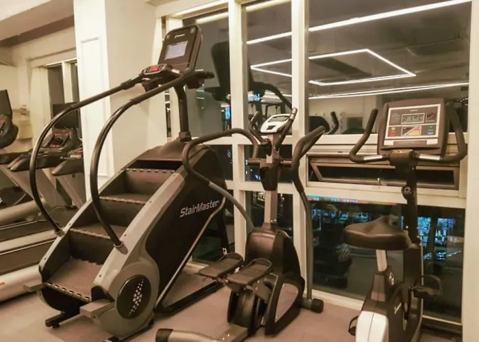 Luxury Penthouse With Private Gym, Steps To Metro 서울특별시